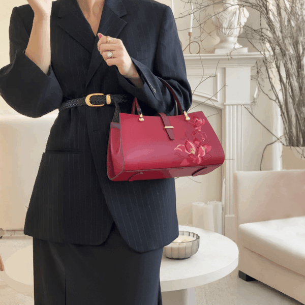 03_Embroidery_Leather_Red_Magnolia_Women_s_Crossbody_Handbag_-_SinoCultural_P220237.png 03_Embroidery_Leather_Red_Magnolia_Women_s_Crossbody_Handbag_-_SinoCultural_P220237.png