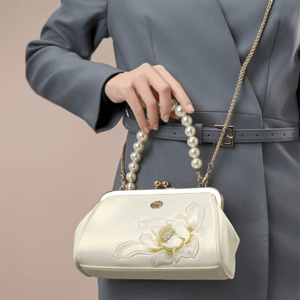 2_Embroidery_Leather_Kiss_Lock_Clutch_Bag_Lotus_Evening_Handbag.png 2_Embroidery_Leather_Kiss_Lock_Clutch_Bag_Lotus_Evening_Handbag.png