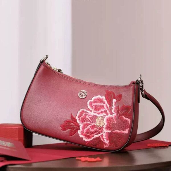 2_Embroidery_Leather_Red_Shoulder_Bag_Peony_Women_s_Hobo_Handbag.jpg 2_Embroidery_Leather_Red_Shoulder_Bag_Peony_Women_s_Hobo_Handbag.jpg