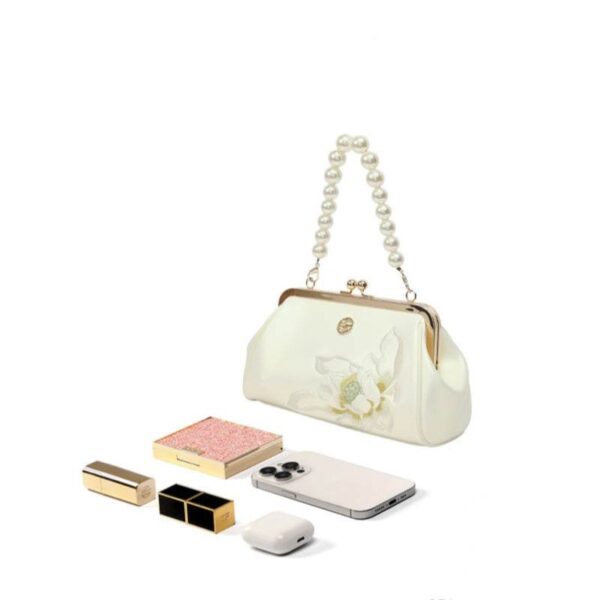 3_Embroidery_Leather_Chain_Kiss_Lock_Clutch_Bag_Lotus_Pearl_-_Sinocultural-SinoCultural.jpg 3_Embroidery_Leather_Chain_Kiss_Lock_Clutch_Bag_Lotus_Pearl_-_Sinocultural-SinoCultural.jpg