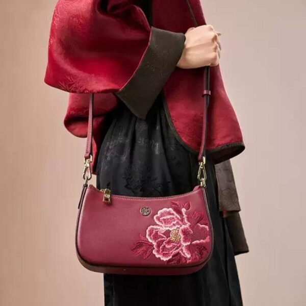 3_Embroidery_Leather_Red_Shoulder_Bag_Peony_Women_s_Hobo_Handbag.jpg 3_Embroidery_Leather_Red_Shoulder_Bag_Peony_Women_s_Hobo_Handbag.jpg