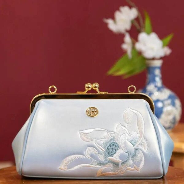 Embroidery_Leather_Chain_Kiss_Lock_Clutch_Bag_Lotus_Pearl_-_SinoCultural-2471456.jpg Embroidery_Leather_Chain_Kiss_Lock_Clutch_Bag_Lotus_Pearl_-_SinoCultural-2471456.jpg