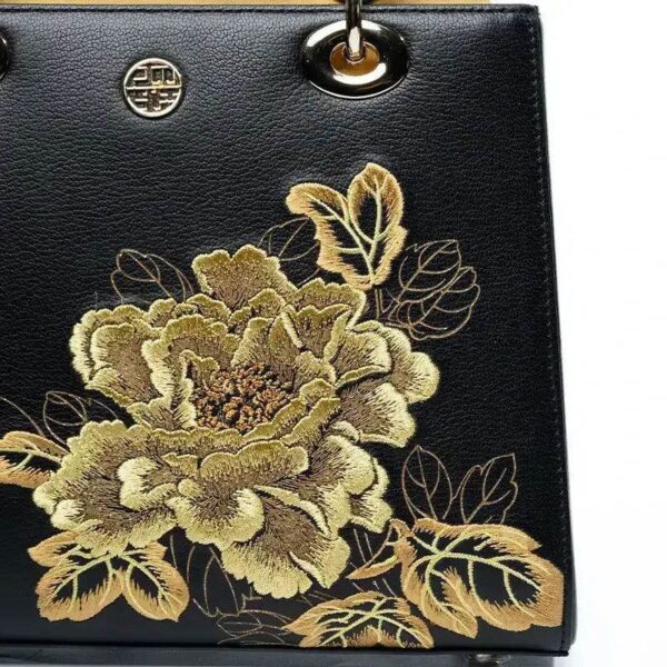 Embroidery_Leather_Lady_Luxury_Black_HandBag_Royal_Gold_Peony_-_SinoCultural-2473942.jpg Embroidery_Leather_Lady_Luxury_Black_HandBag_Royal_Gold_Peony_-_SinoCultural-2473942.jpg