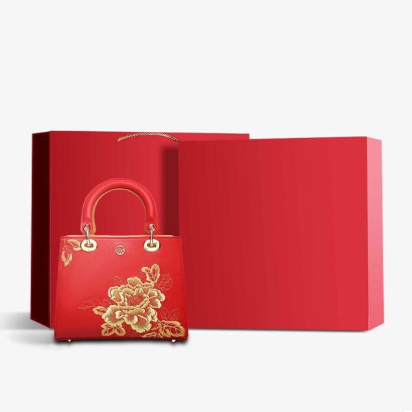 Embroidery_Leather_Lady_Luxury_Black_HandBag_Royal_Gold_Peony_-_SinoCultural-2473988_86868646-33d0-4e26-b159-c5023f56edc1.jpg Embroidery_Leather_Lady_Luxury_Black_HandBag_Royal_Gold_Peony_-_SinoCultural-2473988_86868646-33d0-4e26-b159-c5023f56edc1.jpg