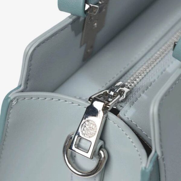 Embroidery_Leather_Magnolia_Women_s_Crossbody_Tote_Bag_-_SinoCultural-P120335-11.jpg Embroidery_Leather_Magnolia_Women_s_Crossbody_Tote_Bag_-_SinoCultural-P120335-11.jpg