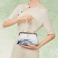 Embroidery_Leather_Pearl_Chain_Kiss_Lock_Clutch_Handbag_Orchid-P220063_2.jpg