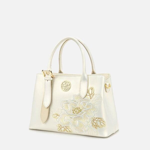 Embroidery_Leather_Tote_Bag_White_Blooming_Peony_-_SinoCultural-2476393.jpg Embroidery_Leather_Tote_Bag_White_Blooming_Peony_-_SinoCultural-2476393.jpg