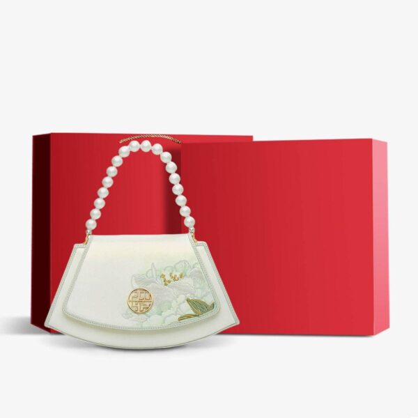 Embroidery_Leather_Vintage_White_Lotus_Handbag_with_Pendant_-_SinoCultural-2476592.jpg Embroidery_Leather_Vintage_White_Lotus_Handbag_with_Pendant_-_SinoCultural-2476592.jpg