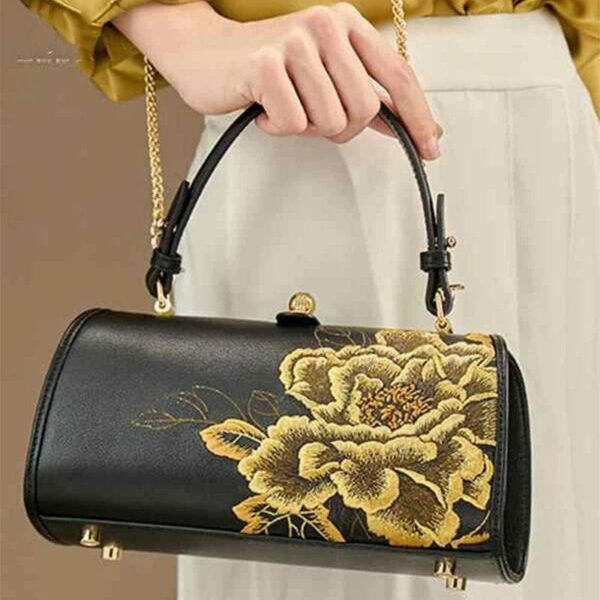 P110149_Embroidery_Leather_Chain_Barrel_Bag_Royal_Gold_Peony_Luxury_Handbag_3.jpg P110149_Embroidery_Leather_Chain_Barrel_Bag_Royal_Gold_Peony_Luxury_Handbag_3.jpg
