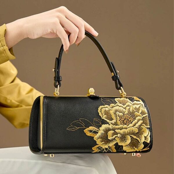 P110149_Embroidery_Leather_Chain_Barrel_Bag_Royal_Gold_Peony_Luxury_Handbag_5.jpg P110149_Embroidery_Leather_Chain_Barrel_Bag_Royal_Gold_Peony_Luxury_Handbag_5.jpg