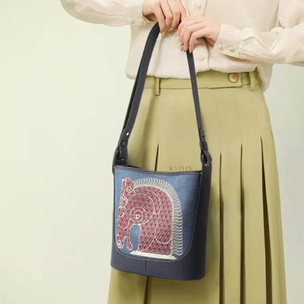 chinoiserie-horse-embroidered-crossbody-model.jpg chinoiserie-horse-embroidered-crossbody-model.jpg