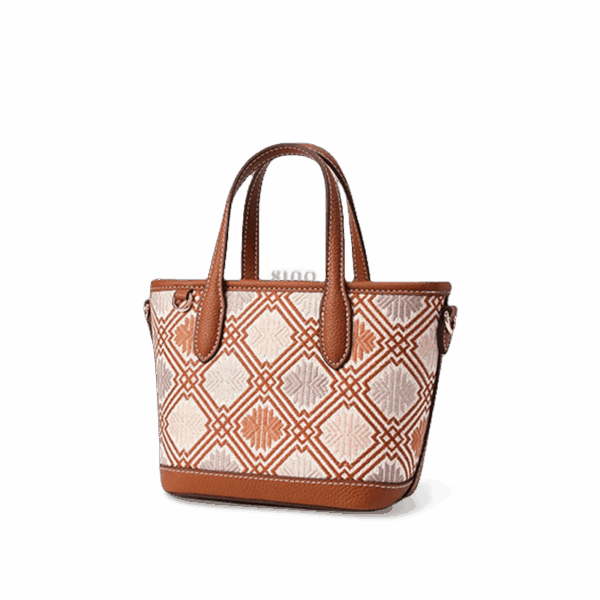 luxury-zhuang-brocade-embroidered-leather-zipper-crossbody-bag-side-view.png luxury-zhuang-brocade-embroidered-leather-zipper-crossbody-bag-side-view.png