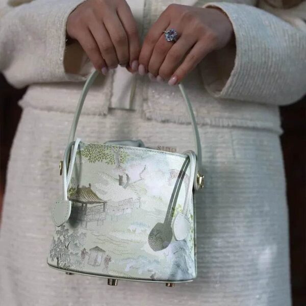 p17061805-nani-model-product-integration1.jpg p17061805-nani-model-product-integration1.jpg