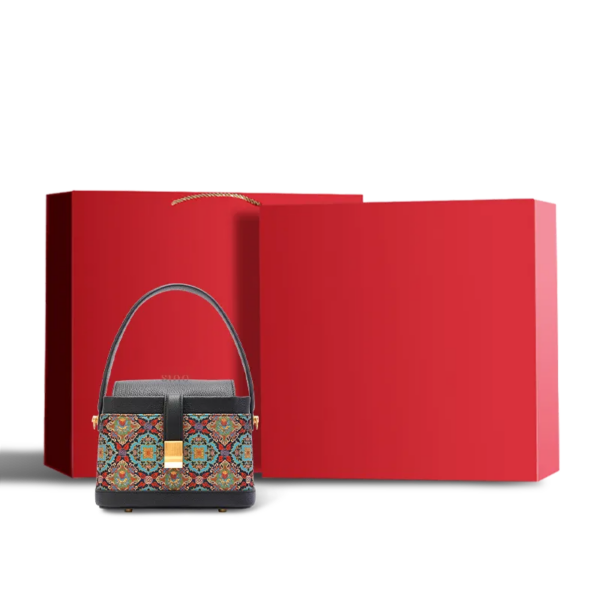 song-brocade-crossbody-bag-red-gift-box.png song-brocade-crossbody-bag-red-gift-box.png